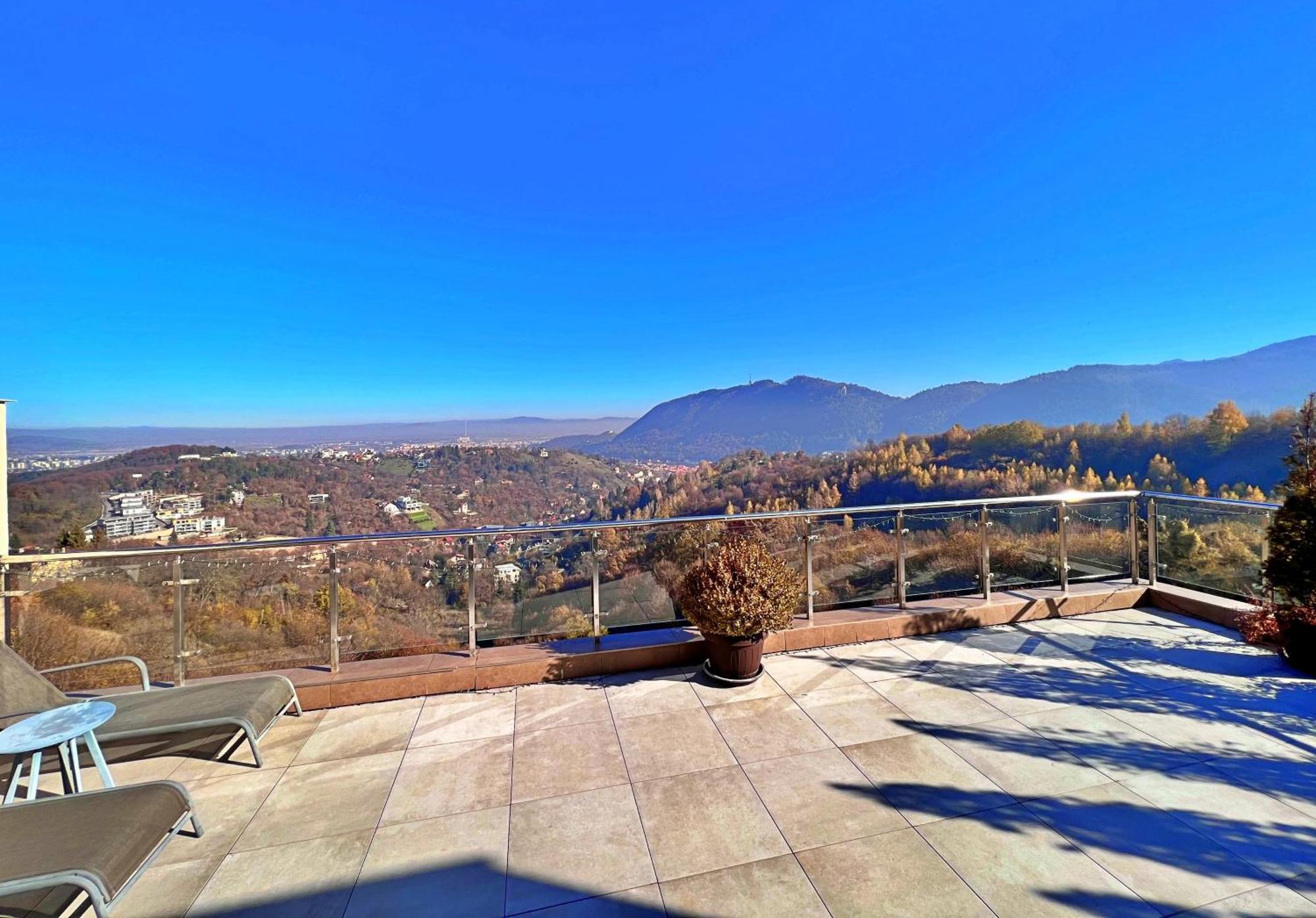 Coroni Seasons With Panoramic View Apartment