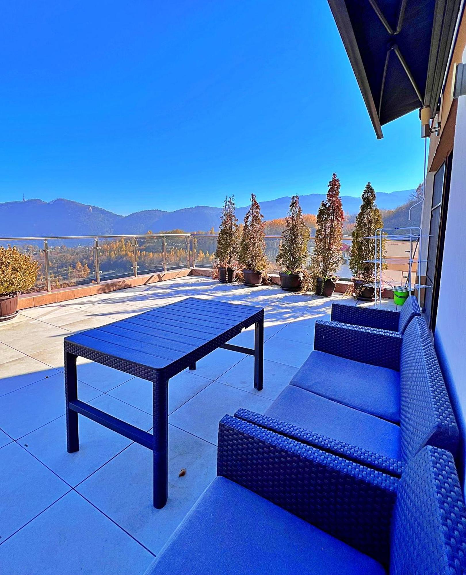 Coroni Seasons With Panoramic View *