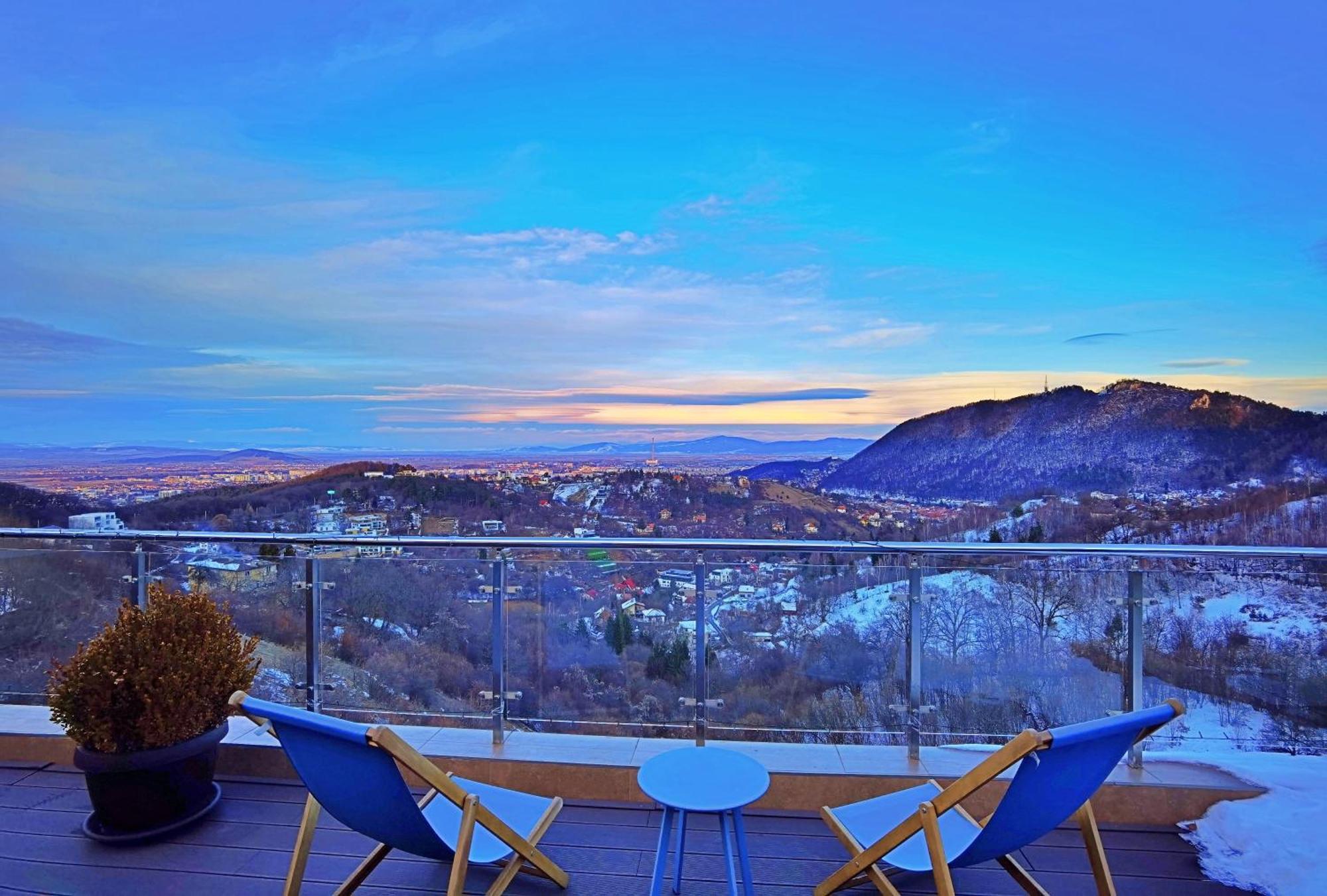 Coroni Seasons With Panoramic View Brasov